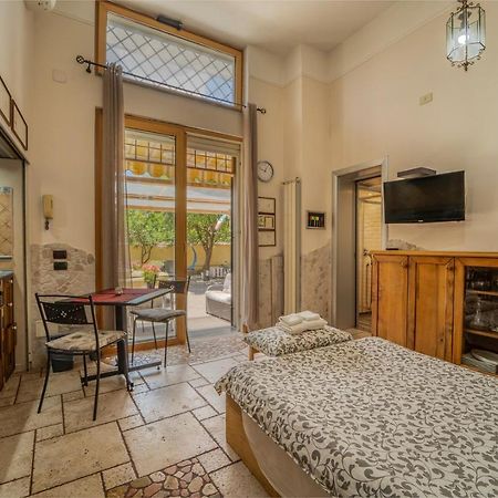 Bed and Breakfast Domus Vesuvia Torre Annunziata Exterior foto