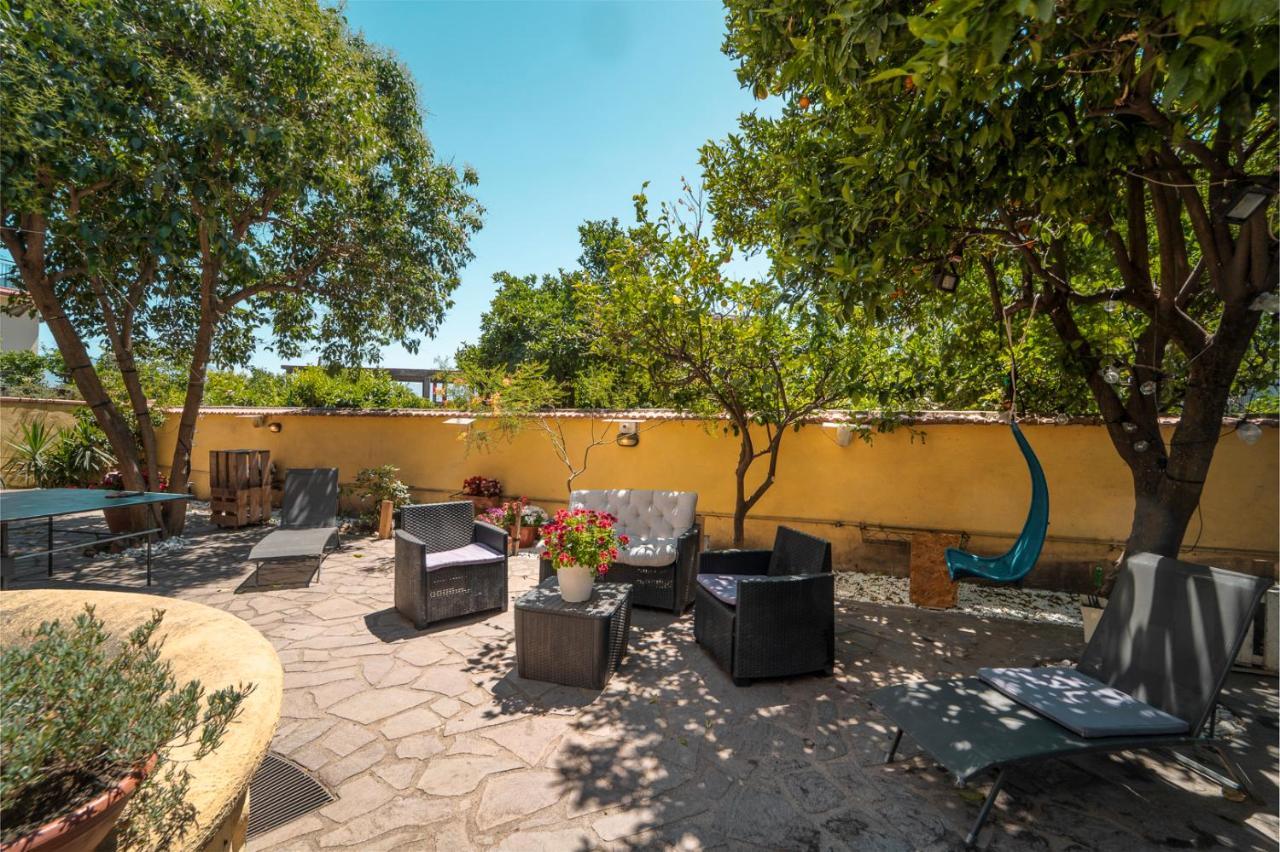 Bed and Breakfast Domus Vesuvia Torre Annunziata Exterior foto